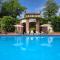 Chateau de Pys Guest House - Latrape