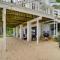 Updated Glen Arbor Cottage on Lake Dock and Mooring - بلدة غلين أربور