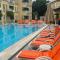 Club Sunset Apartments