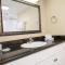 Oceanfront Litchfield Inn