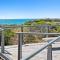 Seascape Beach House, luxury 3x2, fire pit, enchanted garden, pet friendly, sleeps 8, opp cafe
