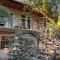 Podsolnukhi Guest House