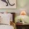 Exec King Bed SkyBus Sthn X Pking Pool Gym Sauna