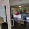 Airplane by Airport Residence - 奥托佩尼