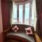Yepplos King Size Suite Room with Mountain View