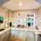 Yepplos Stunning Mountain View 2-bedroom apartment with Private Kitchen - 24hrs Caretakers & Power Backup