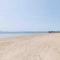 Steps from the sandy beach! Surf's Up - أولد أوركاد بيتش