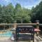 Lakeside Spacious Pool Retreat - Flowery Branch