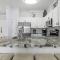 1st Floor Palms of Destin Resort Updated Condo with Beach Shuttle - ديستين
