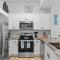 1st Floor Palms of Destin Resort Updated Condo with Beach Shuttle - ديستين
