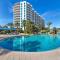 1st Floor Palms of Destin Resort Updated Condo with Beach Shuttle - ديستين
