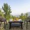StayVista at Teer Bangla with WiFi, Heater, Bonfire - Šimla