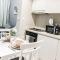 Luxury 1BR Apartment Close to Burj Khalifa