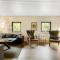 Beautiful Home In Give With Kitchen