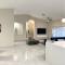 Cape Escape! 4BR 2BA HEATED POOL HOME!!! - كيب كورال