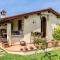 Villa Pallina with Pool - Happy Rentals