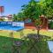 Amazing Home In Valbandon