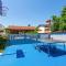 Amazing Home In Valbandon