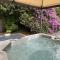 Stylish House with hot tub - Dalry