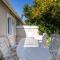 9 River Club Mews