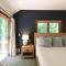 New! Luxury Mountain Top Retreat w/Carriage House