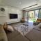 Abdoun luxury apartment with terrace & shared pool - Ammán