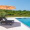 Green & Blue Five Bedroom Villa with Private Pool and Complete Privacy - Čilipi