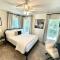Cute and Cozy Comfy Birds Junior Cottage - 1 mile to Dwntn Ocean Springs, near Beach with Golf Cart
