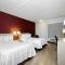 Red Roof Inn PLUS + Gainesville