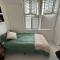 Mulberry Wimbledon Area Apartment, by Edens - Raynes Park