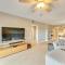 New Smyrna Beach Condo with Balcony and Pool Access - نيو سميرنا بيتش