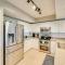 New Smyrna Beach Condo with Balcony and Pool Access - نيو سميرنا بيتش
