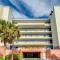 New Smyrna Beach Condo with Balcony and Pool Access - نيو سميرنا بيتش