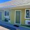 Chalet Motel - Affordable Stay in Central Bend