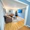 King Bed Private Home - ديربورن