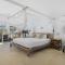 Barellen Beach House - Luxe Beach Front, Oceanview
