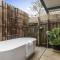 Chillax - Walk to Beach, Sauna, Pet-Friendly, Sleeps 6