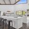 Diggers Beach Surf House - Pool, Surf Beach, Pets, Sleeps 10