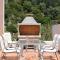 Villa Verde with Outdoor Jacuzzi