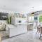 Designer 1BR home with private balcony in Gharghur by 360 Estates - Għargħur