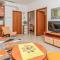 2 Bedroom Nice Apartment In Privlaka - Privlaka