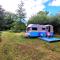 The Cwtch Peace & quiet surrounded by nature in complete privacy with rustic charm, log burner, comfy bed, fire pit, campers kitchen, beautiful surroundings - Narberth