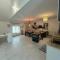 Canapé panoramique dans loft - Locmaria-Grand-Champ