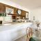 Ocean View 5th Floor Castle Reef Condo ~ Overlooking Pool and Beach CR527