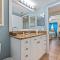 Beachside Bliss Walk to Beach Great Amenities OW5-401
