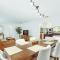 3BR Oasis with Alfresco Dining & Retro Gaming - غاينيسفيل