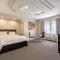Wilshire Crest Hotel