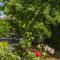 Cozy Home with Private Garden - Happy Rentals