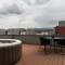 Skylark - Tokyo Penthouse with Jacuzzi, Movie Theater & Panoramic View - Braşov