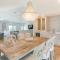 Spacious Jekyll Island Home Steps to the Ocean! - Wyspa Jekyll